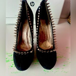 Vintage Jeffrey Campbell Madame Black Suede Studded Platform Pump Size 9